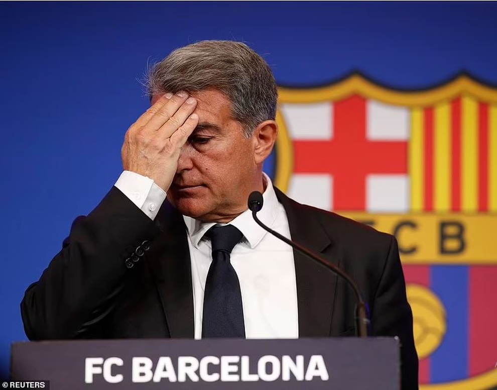 Những khoảnh khắc ấn tượng khi Messi rời Barcelona gia nhập PSG - 1 Những khoảnh khắc ấn tượng khi Messi rời Barcelona gia nhập PSG - 1