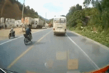 “Tổ lái” lĩnh bài học nhớ đời vì phóng nhanh, lạng lách trên đường