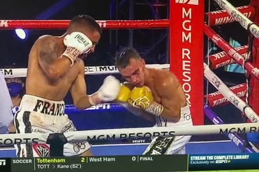 “Độc cô cầu bại” làng boxing bị đấm... thủng màng nhĩ