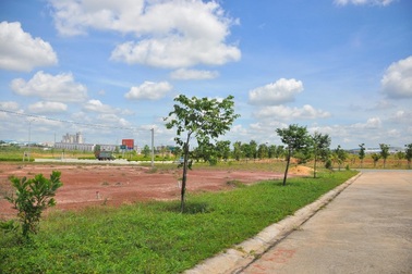 Khan hàng giao dịch nhiều sàn bất động sản nghỉ Tết sớm