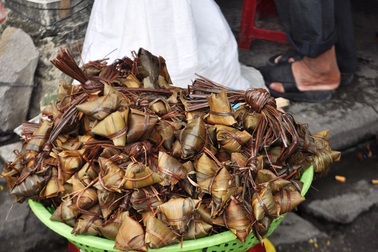 Bánh ú tro đắt hàng dịp Tết Đoan Ngọ