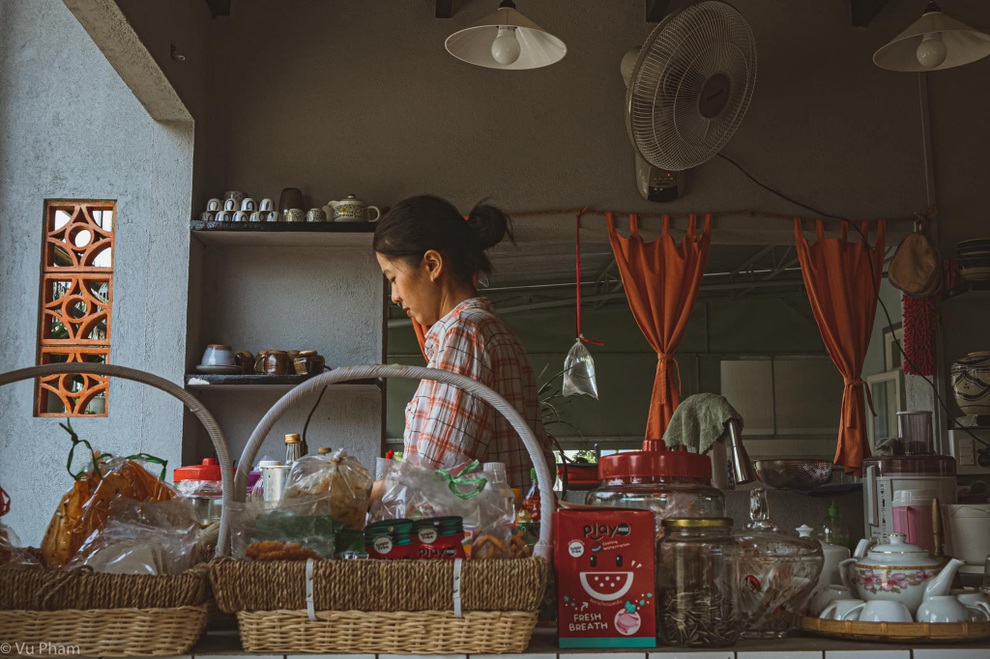 Về quê nghỉ dịch, cô gái Đồng Nai mở quán cà phê tặng bố mẹ - 2 Về quê nghỉ dịch, cô gái Đồng Nai mở quán cà phê tặng bố mẹ - 2