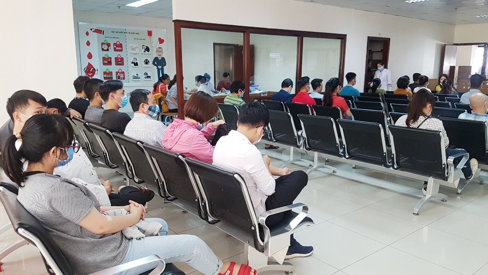 Tiếp nhận thêm nhiều đơn vị máu quý giá giữa mùa dịch corona - 1
