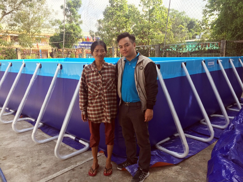 Trao tặng 5 bể bơi di động miễn phí của nhà sản xuất Hoàng Hải - 3 Trao tặng 5 bể bơi di động miễn phí của nhà sản xuất Hoàng Hải - 3