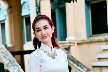 MC Quỳnh Chi trở về thời nữ sinh sau biến cố gia đình