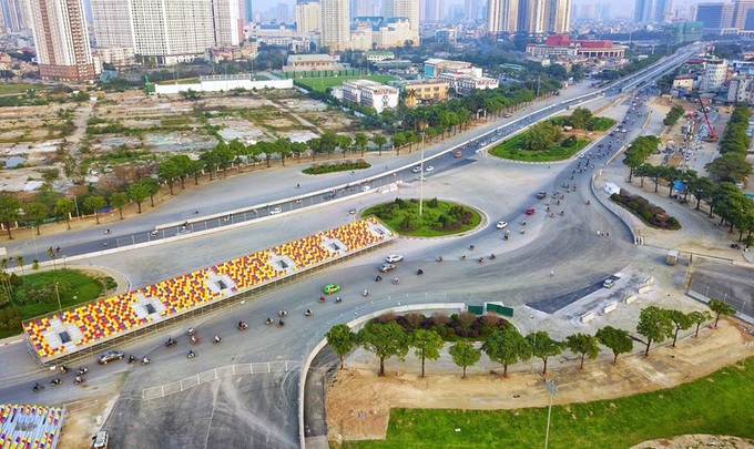 [Photo] Toàn cảnh trường đua F1 trong giai đoạn nước rút | Thể thao | Vietnam+ (VietnamPlus) - Ảnh 11.