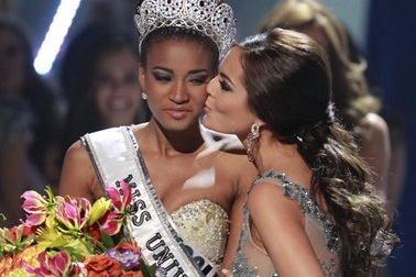 Vẻ đẹp Phi châu lên ngôi Hoa hậu Hoàn vũ 2011