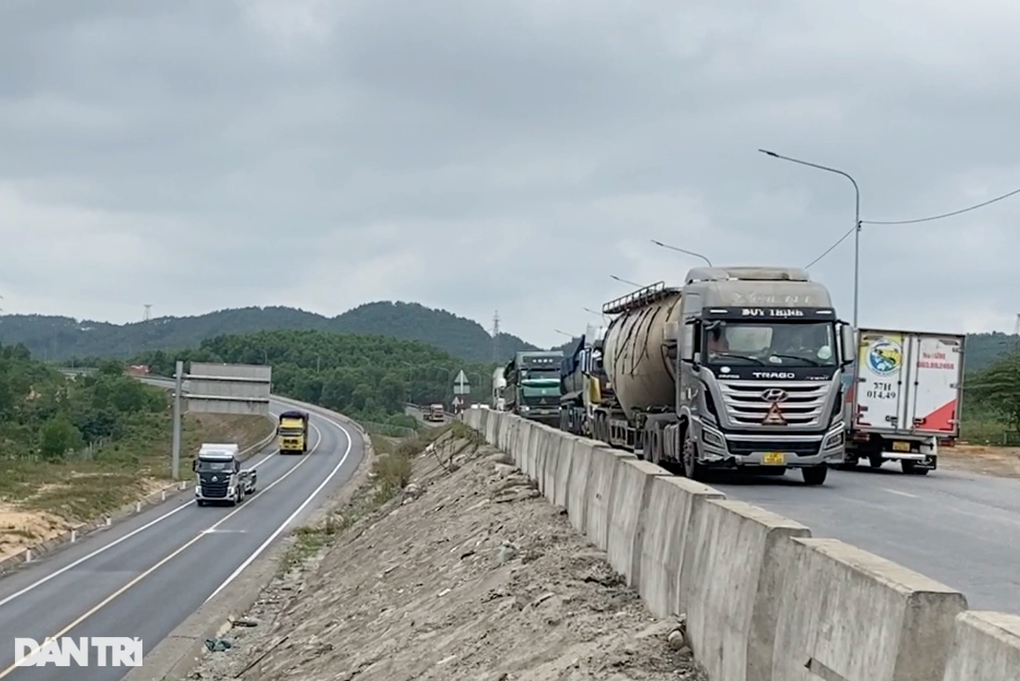 Khác biệt giữa cao tốc Cam Lộ - La Sơn và tuyến tránh Huế sau tai nạn - 3 Khác biệt giữa cao tốc Cam Lộ - La Sơn và tuyến tránh Huế sau tai nạn - 3