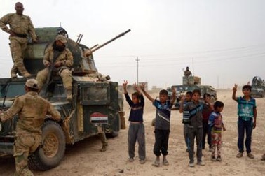 Liên quân Mỹ rầm rập vào Mosul, Aleppo vắng Nga không kích