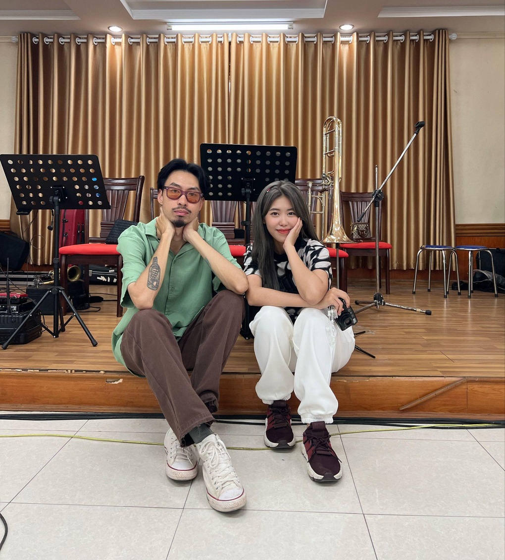 Nữ sinh Ngoại thương bất ngờ nổi tiếng nhờ hát cùng rapper Đen Vâu - 3 Nữ sinh Ngoại thương bất ngờ nổi tiếng nhờ hát cùng rapper Đen Vâu - 3