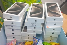 Khách nước ngoài xách lậu 20 chiếc iPhone 15 qua sân bay Đà Nẵng