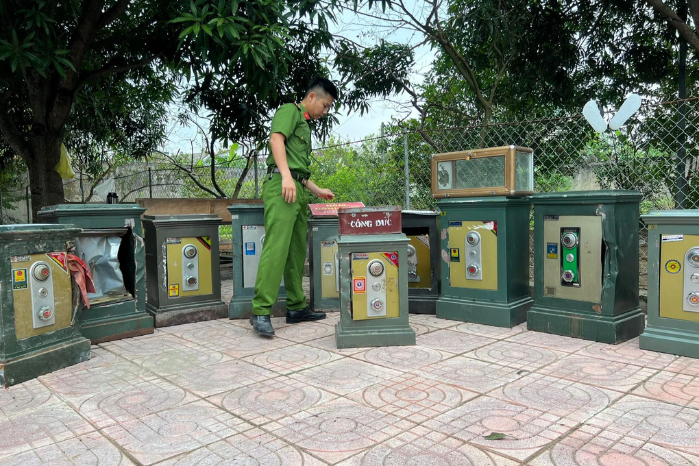 Nhóm đạo chích thực hiện 25 vụ trộm ở nhà thờ - 2 Nhóm đạo chích thực hiện 25 vụ trộm ở nhà thờ - 2