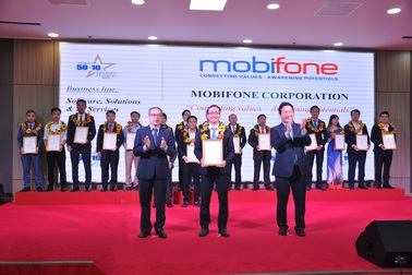 MobiFone nhận cú đúp danh hiệu doanh nghiệp CNTT hàng đầu Việt Nam 2019