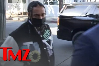 Rapper gốc Việt Tyga tới sở cảnh sát