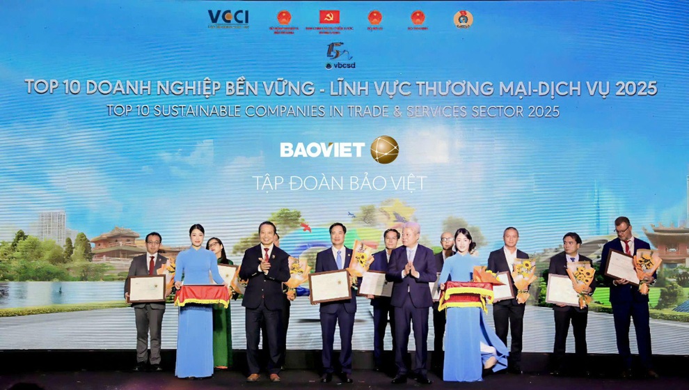 ក្រុមហ៊ុន Bao Viet Group ទទួលបានពានរង្វាន់ CSI Star - ១ Tập đoàn Bảo Việt nhận danh hiệu Ngôi sao CSI - 1