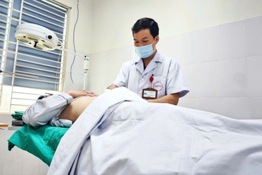 "Yêu" sai tư thế, người đàn ông nhập viện cấp cứu