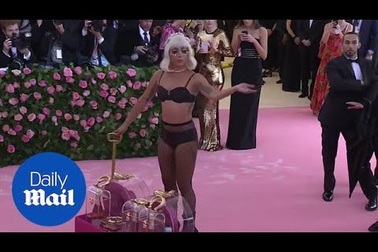 Lady Gaga dự MET gala