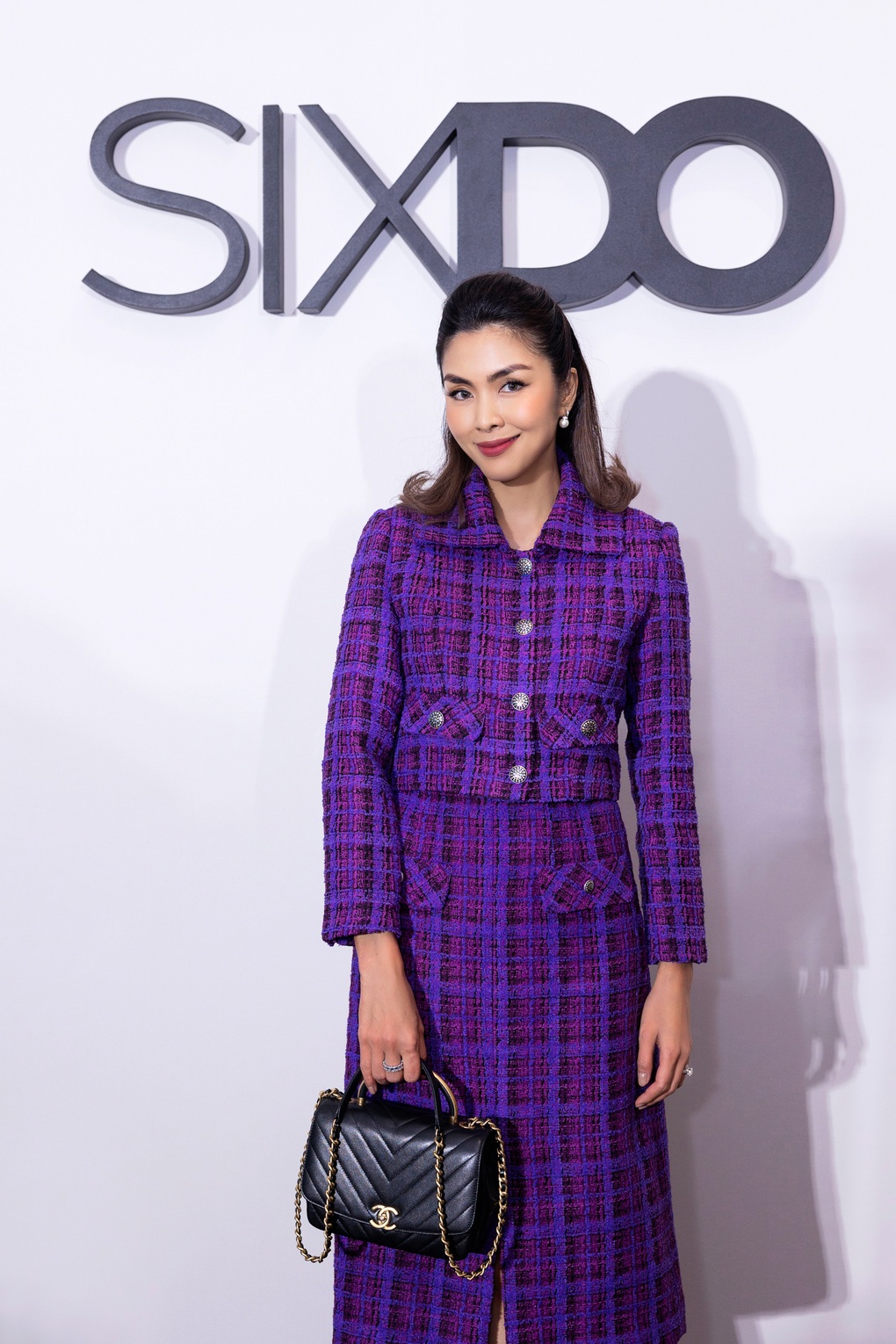 Doanh nhân Huy Trần nắm tay Ngô Thanh Vân không rời tại show thời trang - 3 Doanh nhân Huy Trần nắm tay Ngô Thanh Vân không rời tại show thời trang - 3