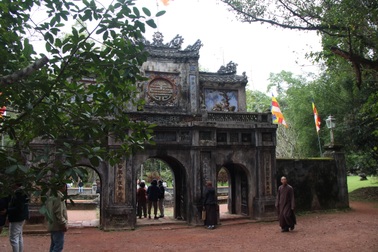 Thăm ngôi cổ tự nổi tiếng với giai thoại hiếu thảo giữa mùa Vu lan