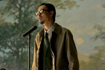 Rapper Đen tung MV mới, gây xúc động về bữa cơm xa nhà ngày Tết