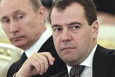 Tổng thống và Thủ tướng Nga cắt giảm lương