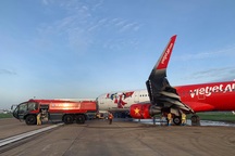 Hé lộ 18 tiếng “giải cứu” khẩn cấp máy bay Vietjet trượt khỏi đường băng