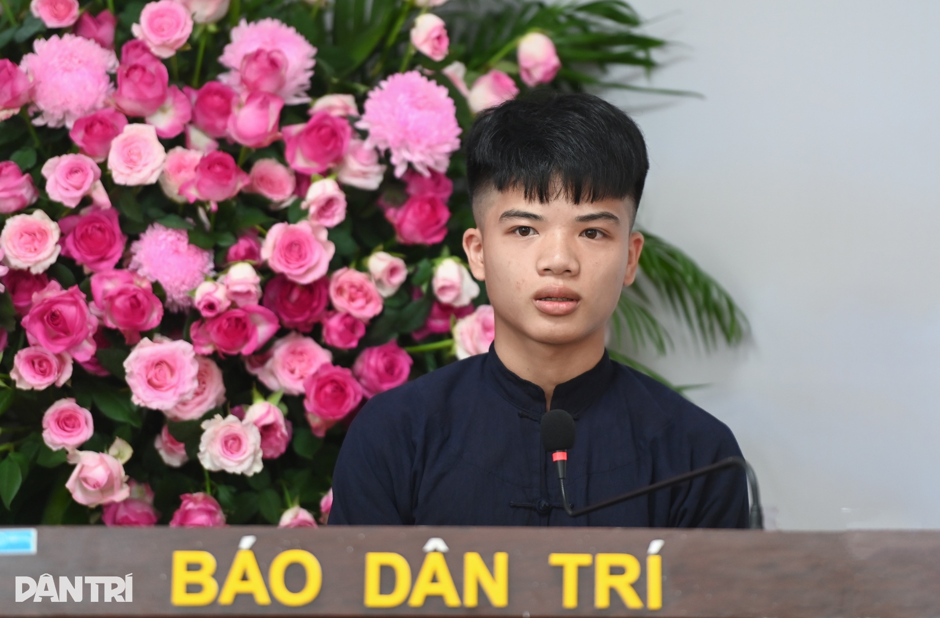 Báo Dân trí trao học bổng tới 10 trẻ em mồ côi ở Lào Cai - 9 Báo Dân trí trao học bổng tới 10 trẻ em mồ côi ở Lào Cai - 9