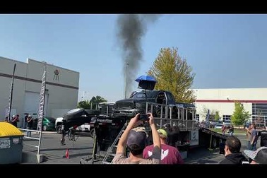 Độ quá tay khiến ô tô phát nổ như bom