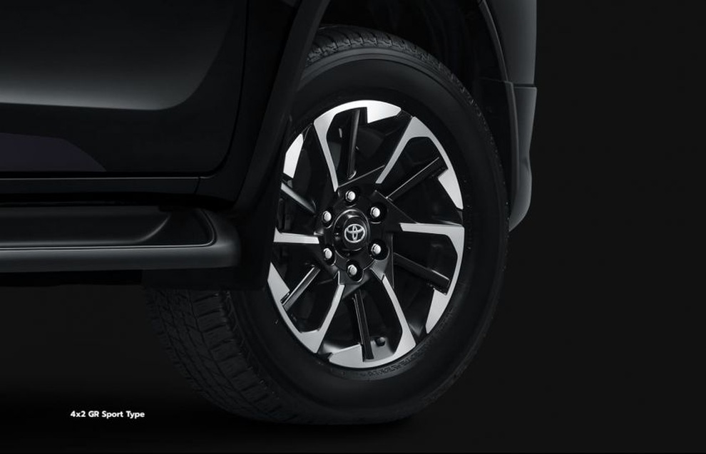 Toyota Fortuner GR Sport trình làng, thay thế bản TRD Sportivo - 18 Toyota Fortuner GR Sport trình làng, thay thế bản TRD Sportivo - 18