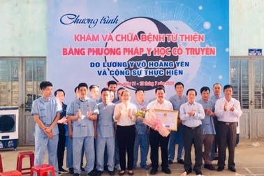 "Thần y" Võ Hoàng Yên nộp lại bằng khen cho tỉnh Quảng Ngãi