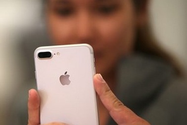 Thiếu nữ 17 tuổi rao bán trinh tiết để mua iPhone 8 Plus và bài học nhớ đời