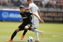 Vụ chuyển nhượng Lee Nguyễn về CLB TPHCM đổ bể phút chót