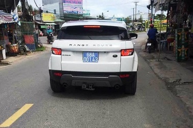 Lãnh đạo tỉnh Kiên Giang mượn xế hộp Range Rover tiền tỷ đi… công tác (!)
