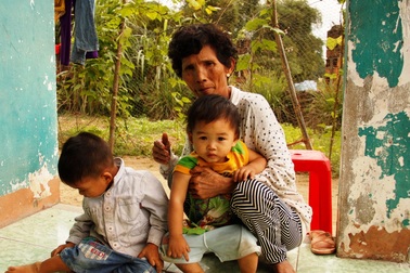 Hoàn cảnh éo le của học sinh lớp 5 bị phụ huynh đánh ngất xỉu