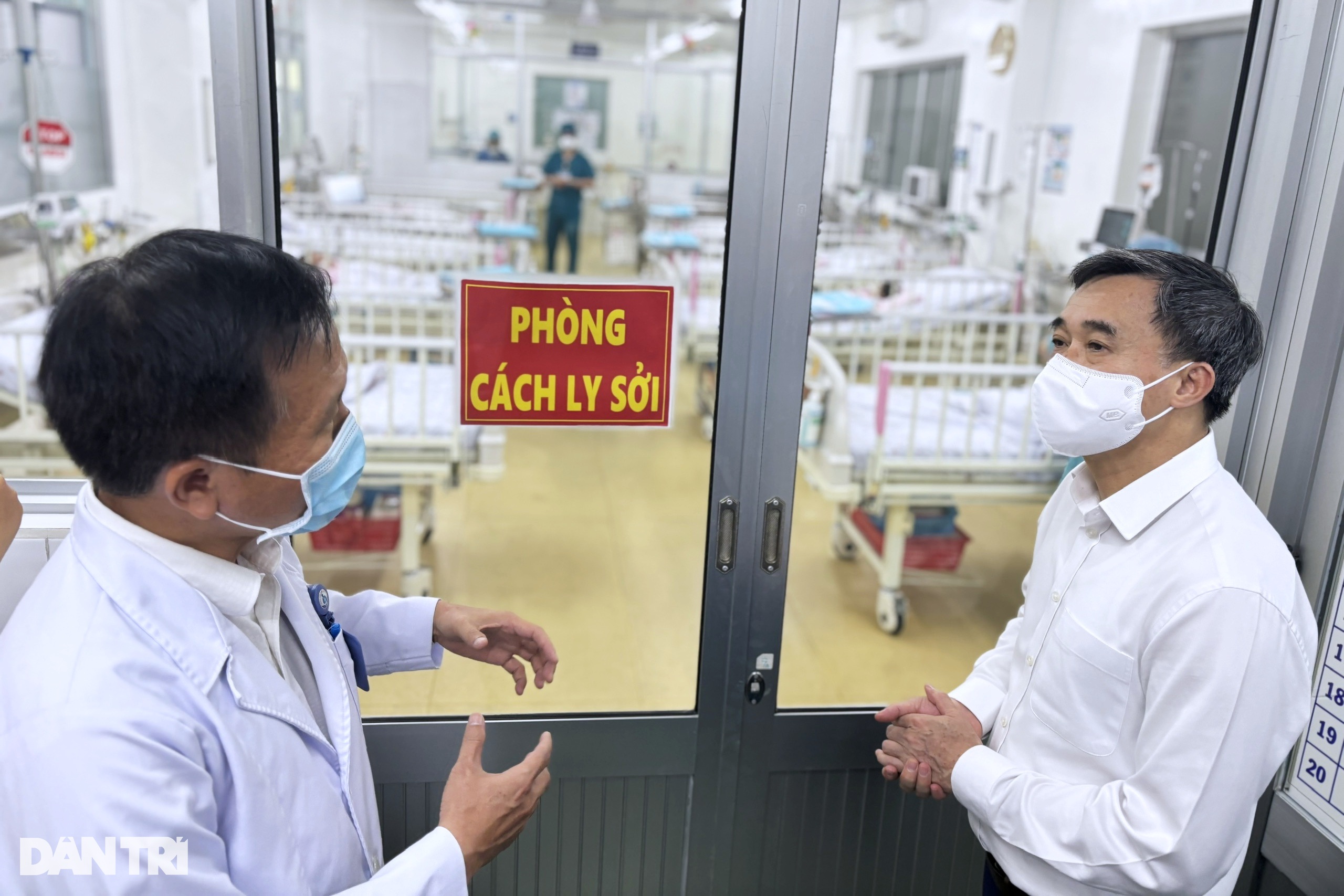 Thứ trưởng Bộ Y tế: 11 năm mới cập nhật hướng dẫn điều trị sởi là quá chậm - 5 Thứ trưởng Bộ Y tế: 11 năm mới cập nhật hướng dẫn điều trị sởi là quá chậm - 5