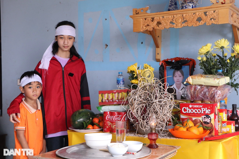 Lá thư đẫm nước mắt: "Chị em con không cha, ông trời sao nỡ cướp mẹ đi..."