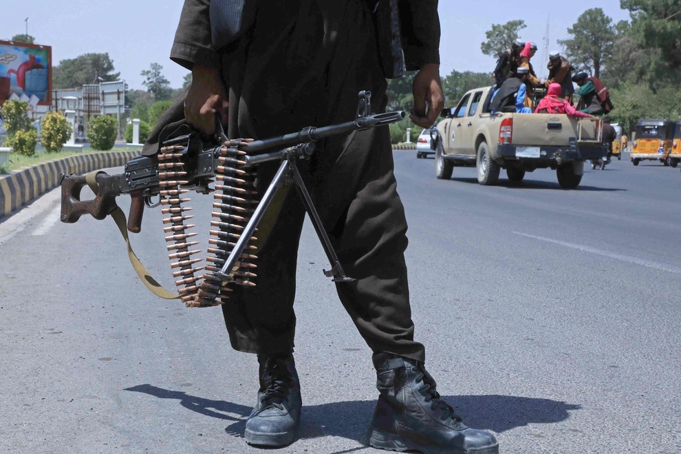 Afghanistan thất thủ trước đà tiến công của Taliban - 5 Afghanistan thất thủ trước đà tiến công của Taliban - 5