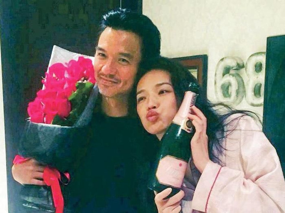 Thư Kỳ vượt lên mặc cảm diễn viên phim cấp ba như thế nào? - 8 Thư Kỳ vượt lên mặc cảm diễn viên phim cấp ba như thế nào? - 8
