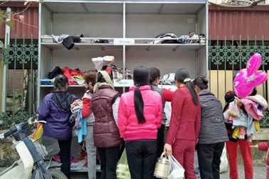 Giám đốc trẻ làm tủ quần áo “ai thừa đến ủng hộ ai thiếu đến lấy”