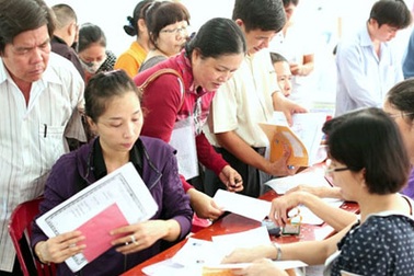 Không cho học sinh thi là bắt bố mẹ “thi”