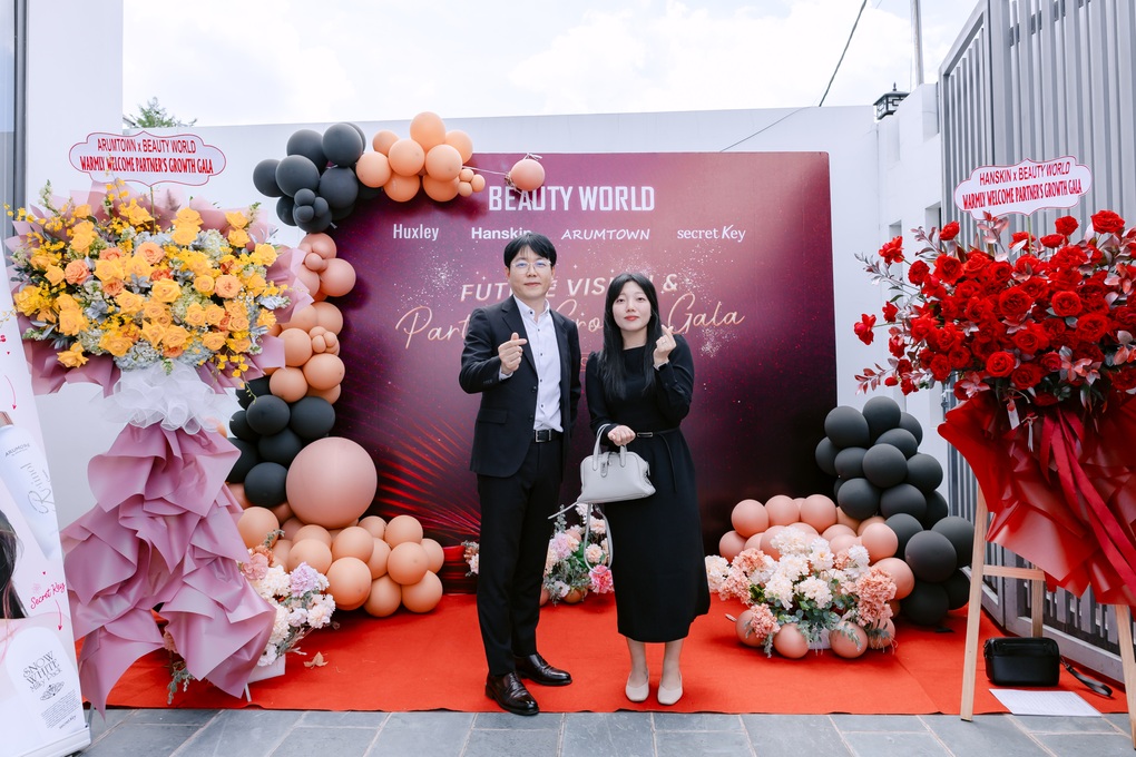 BeautyWorld tổ chức hội nghị tri ân khách hàng 2024 - 1 BeautyWorld tổ chức hội nghị tri ân khách hàng 2024 - 1