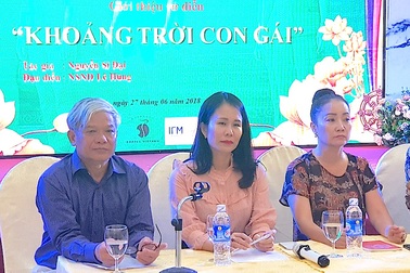 Ra mắt vở kịch “Khoảng trời con gái” - Tri ân 10 cô gái TNXP Ngã ba Đồng Lộc