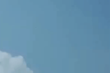 Khoảnh khắc 2 máy bay quân sự Ấn Độ rơi vì đâm nhau trên không