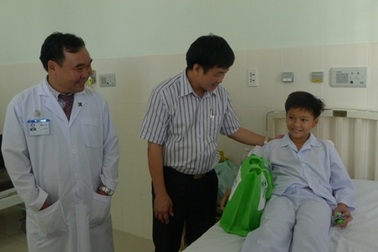 Một bé trai bị bệnh tim bẩm sinh ở Côn Đảo được cứu sống kịp thời