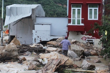 Kênh thoát lũ vừa vỡ từng được phát hiện bị xói lở, thấm nước