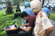 Lập biên bản vi phạm đối với taxi “lạ” Uber