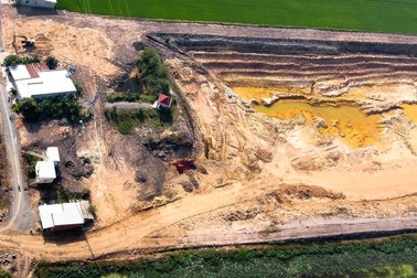 Khai thác đất trái phép, 2 doanh nghiệp bị phạt hơn 6 tỷ đồng