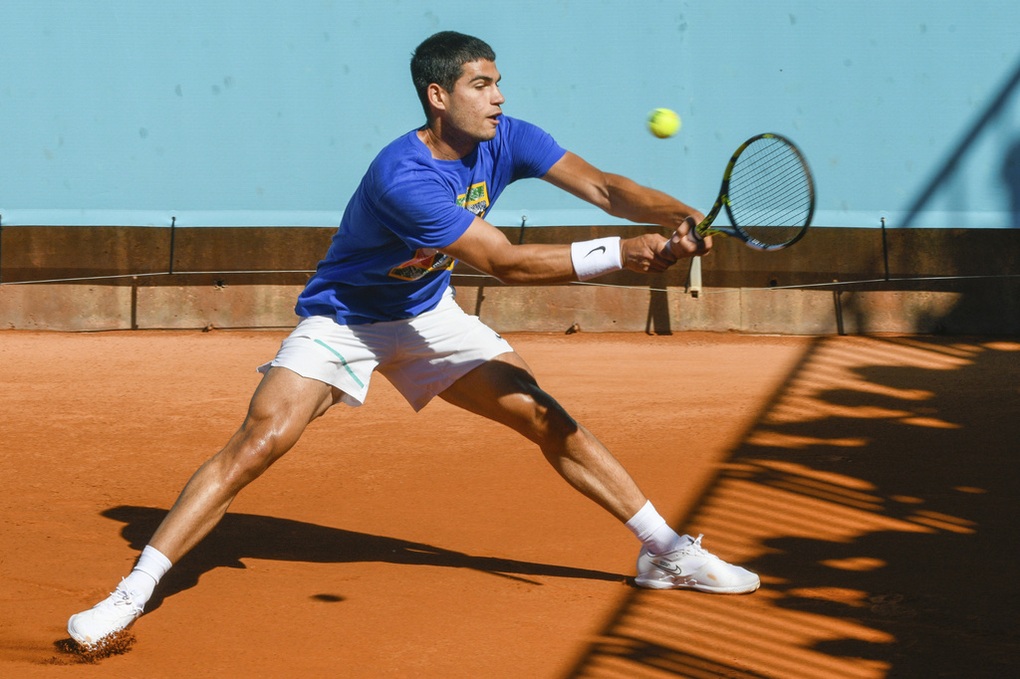 Carlos Alcaraz tự tin về khả năng bảo vệ ngôi vô địch Madrid Open - 1 Carlos Alcaraz tự tin về khả năng bảo vệ ngôi vô địch Madrid Open - 1