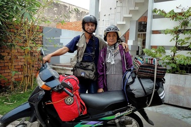 Người đàn ông U80 ở An Giang kể chuyện hơn một thập kỷ chở vợ đi phượt