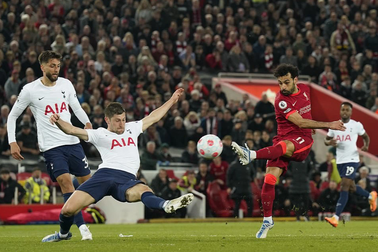 Liverpool, Tottenham "hại nhau" bởi trận hòa ở Anfield